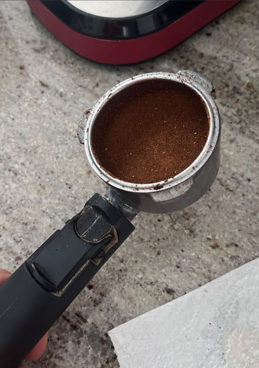 Portafiltro con café molido de Cafetico